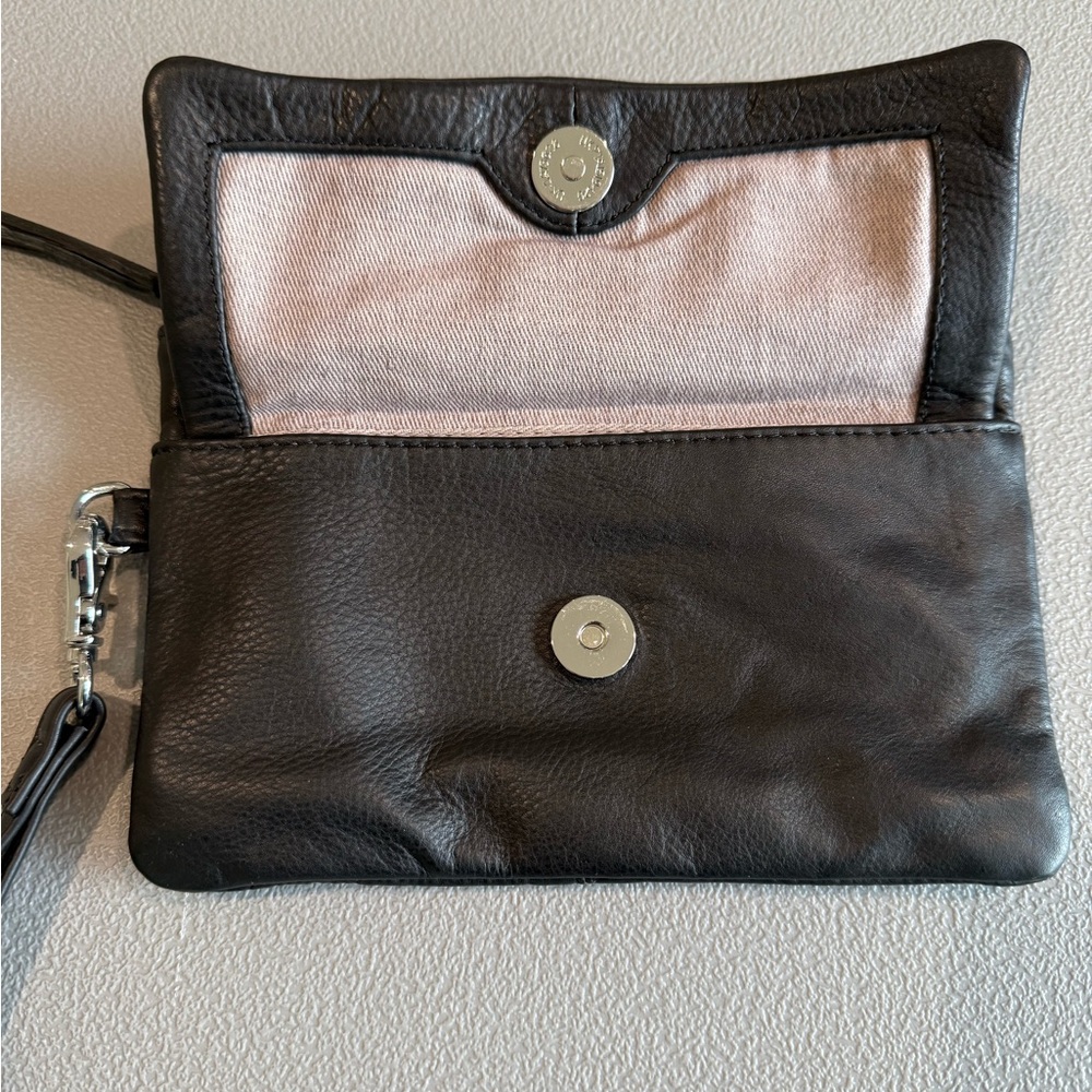 Black wristlet. Size is 8x5